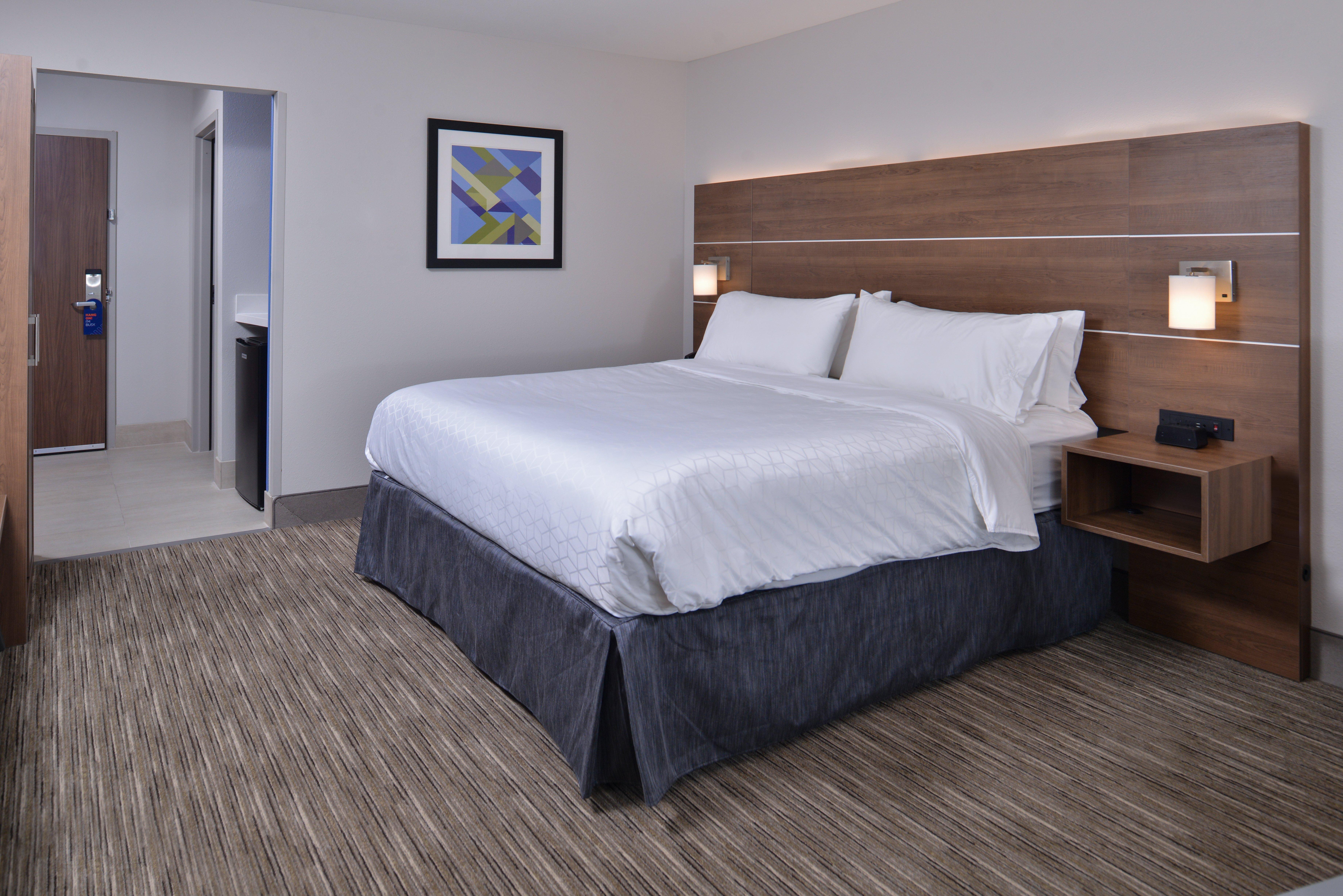 Holiday Inn Express & Suites - Marshalltown By Ihg Exterior photo